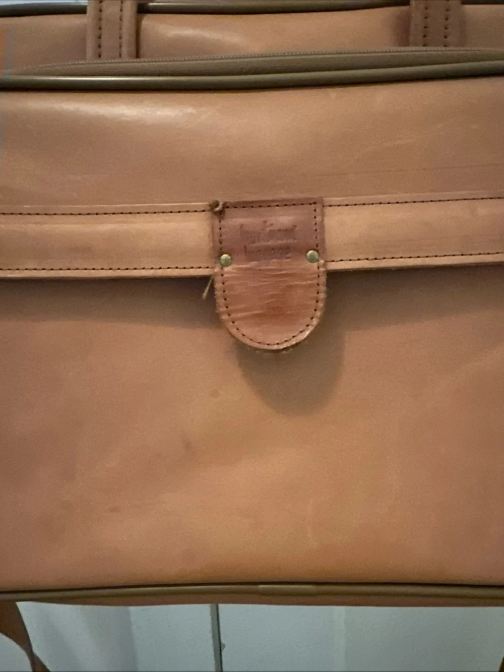 Hartmann Classic Tan Leather Messenger Bag for Men